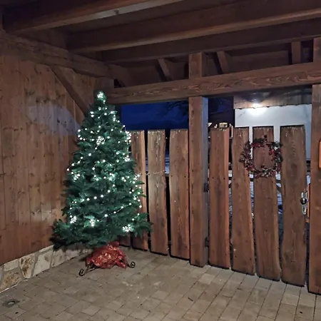 Pod Dubem Villa Navsi